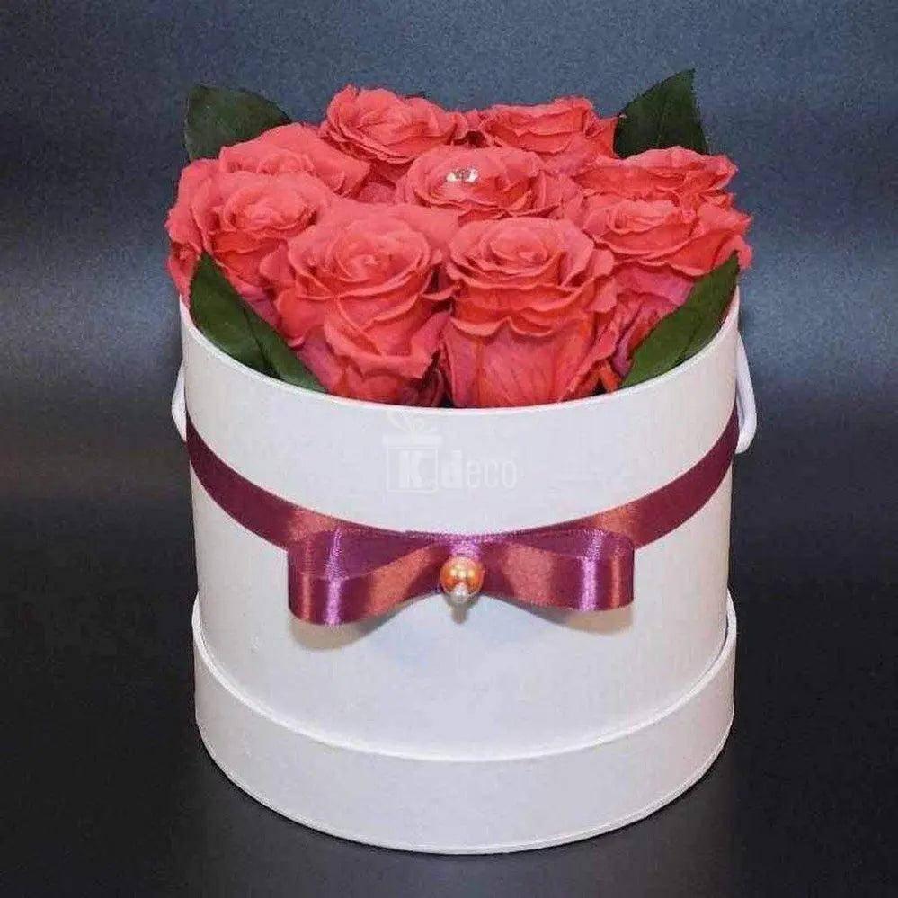 Cutie cu 9 Trandafiri Criogenati XL rosii Ø6,5cm, cadouri femei - Kdeco.ro