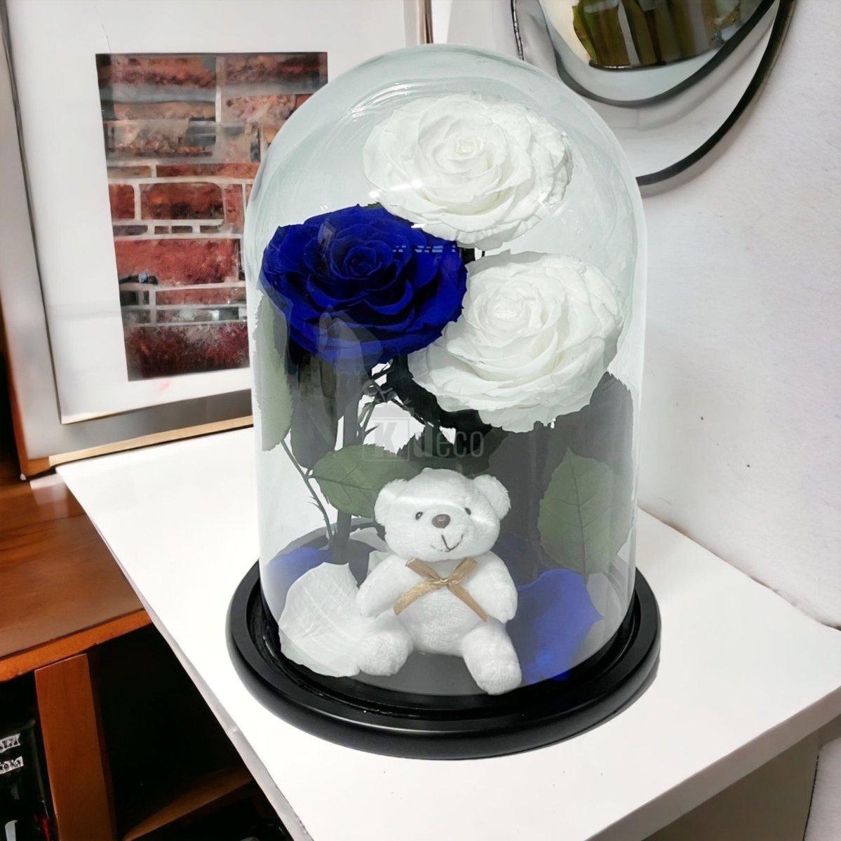 3 Trandafiri Criogenati mari (2 albi si 1 albastru) in cupola sticla cu ursulet-Kdeco.ro