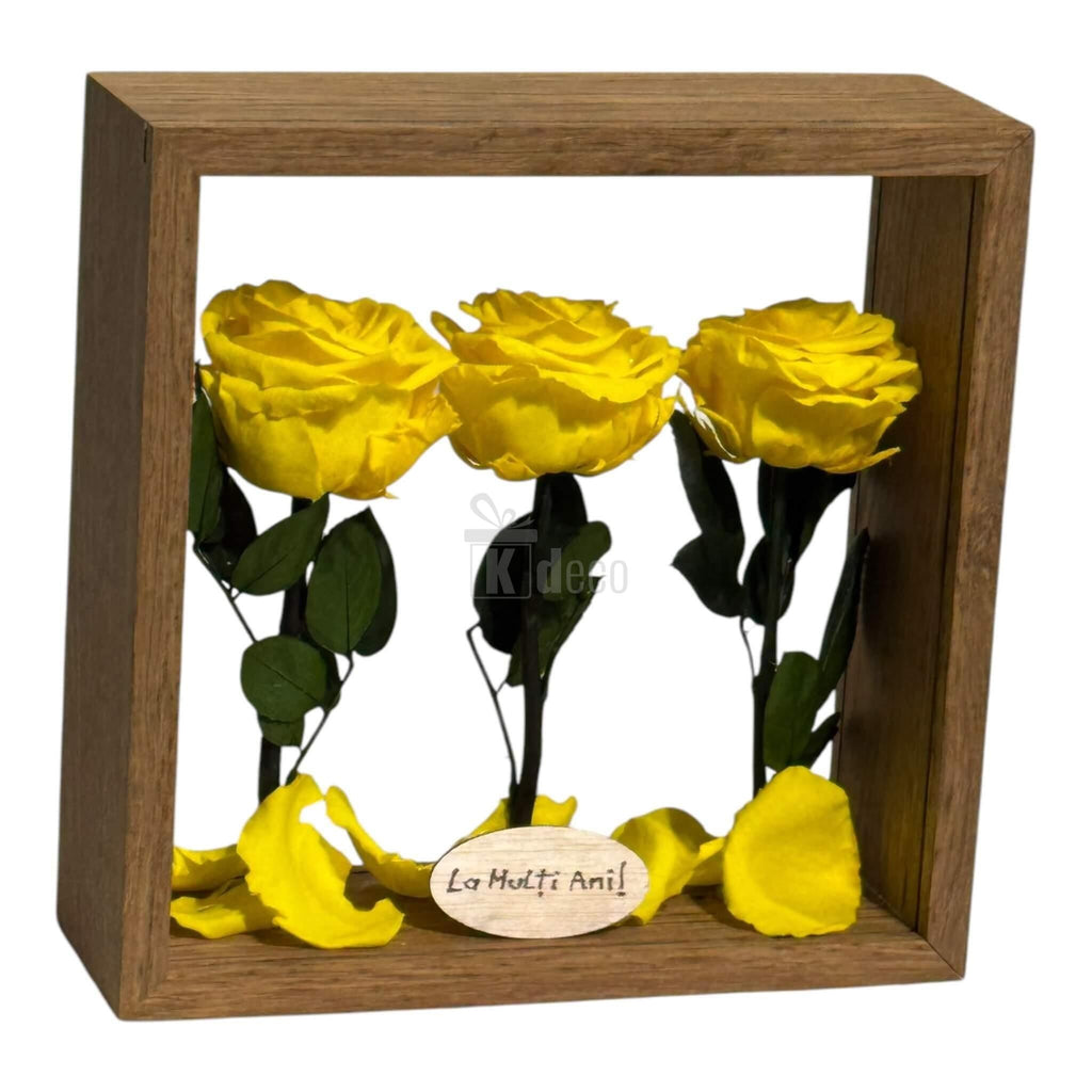 Cutie decorativă cu trandafiri galbeni criogenați, aranjament de masă premium pentru un decor sofisticat și natural.
