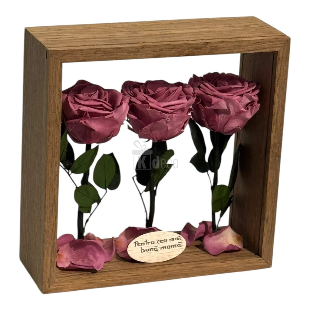 Decor floral cu trandafiri criogenați mov pudrat în suport plexiglas, ideal pentru cadou personalizat și decor interior rafinat.