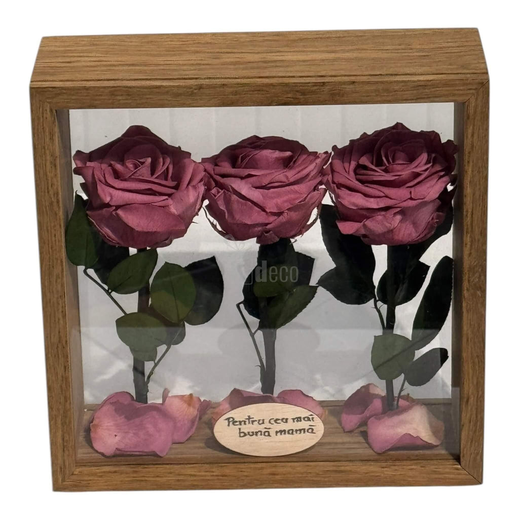 Decor floral cu 3 trandafiri criogenați mov pudrat în ramă de lemn, cu mesaj personalizat, ideal pentru Home & Garden – Eleganță și Naturalețe.