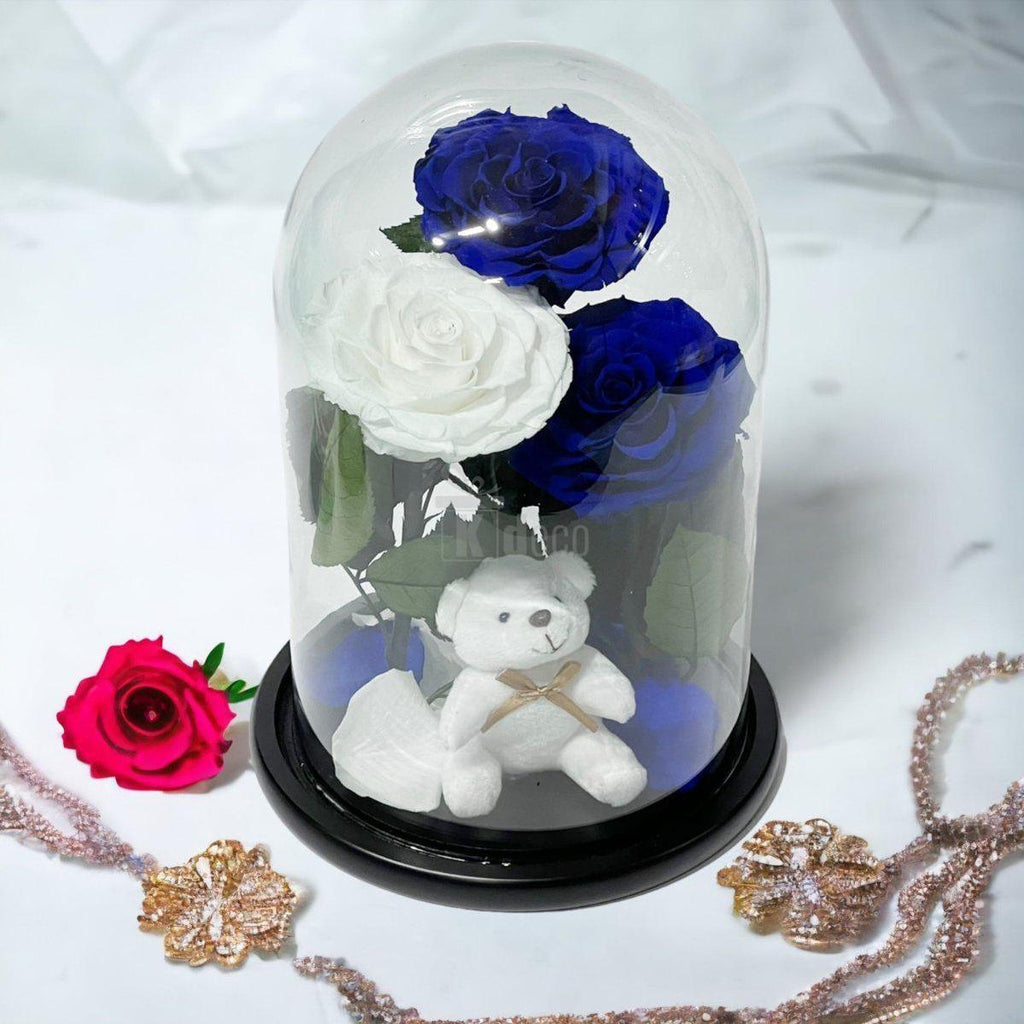3 Trandafiri Criogenati mari (2 albastrii si 1 alb) in cupola sticla cu ursulet-Kdeco.ro