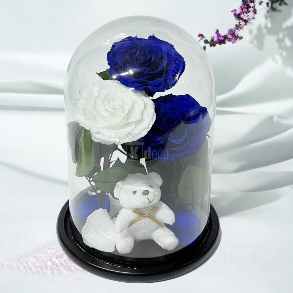 3 Trandafiri Criogenati mari (2 albastrii si 1 alb) in cupola sticla cu ursulet-Kdeco.ro