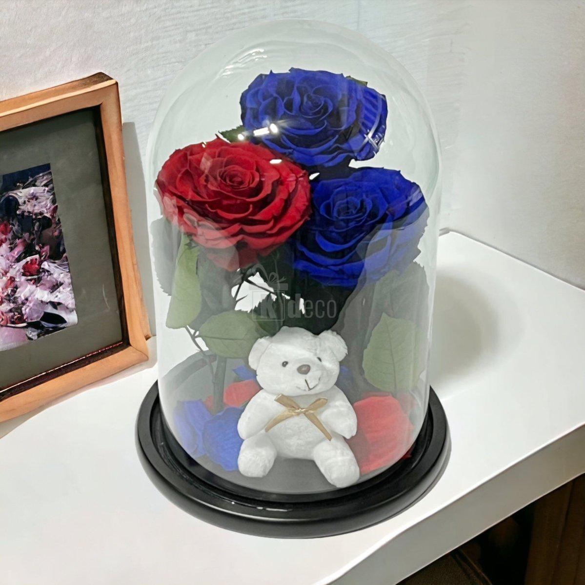 3 Trandafiri Criogenati mari (2 albastrii si 1 rosu) in cupola sticla cu ursulet-Kdeco.ro