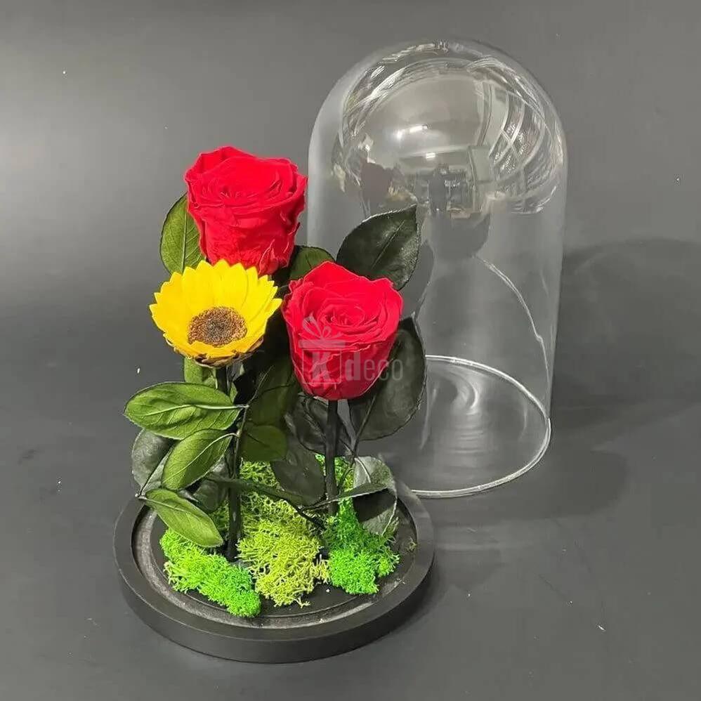 Aranjament Floral Criogenat cu Trandafiri Roșii și Floarea Soarelui Galbenă - Kdeco.ro