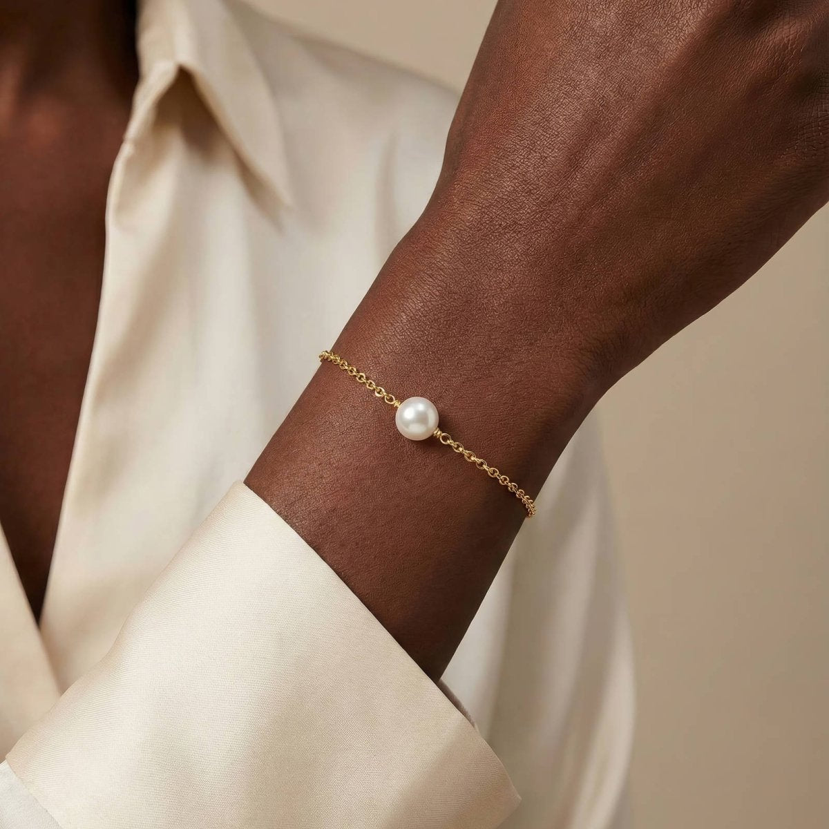 Brățară Premium Elora din inox cu perle artificiale elegante, finisaj lux, placată cu Aur 18K - Kdeco.ro