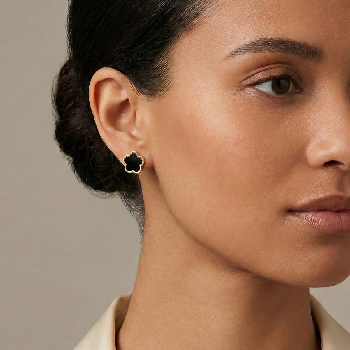 Cercei Bella din inox cu Design Floral Delicat Finisaj Luminos, placată cu aur 18K - Kdeco.ro