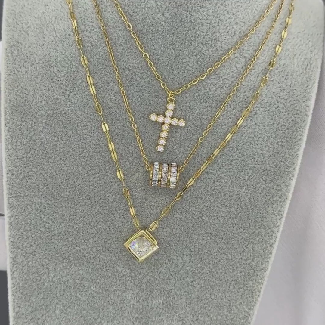 Colier Elora din inox cu pandantiv cu zirconiu cubic premium finisat, placat cu Aur 18K