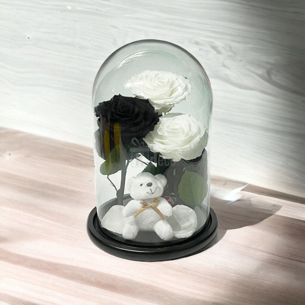 3 Trandafiri Criogenati mari (2 albi si 1 negru) in cupola sticla cu ursulet-Kdeco.ro