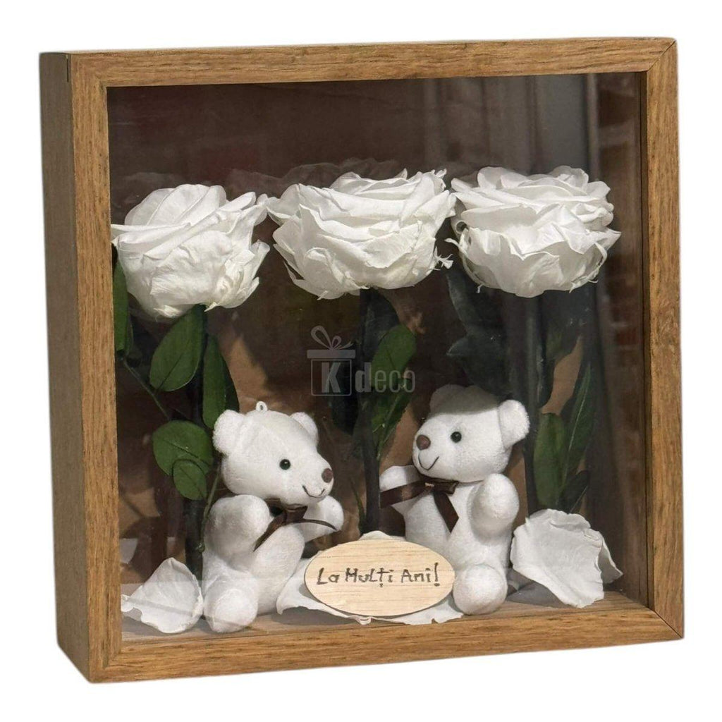 Tablou cu flori criogenate și ursuleți de plus, în ramă de lemn 27x27cm, mesaj personalizat pentru ocazii speciale.