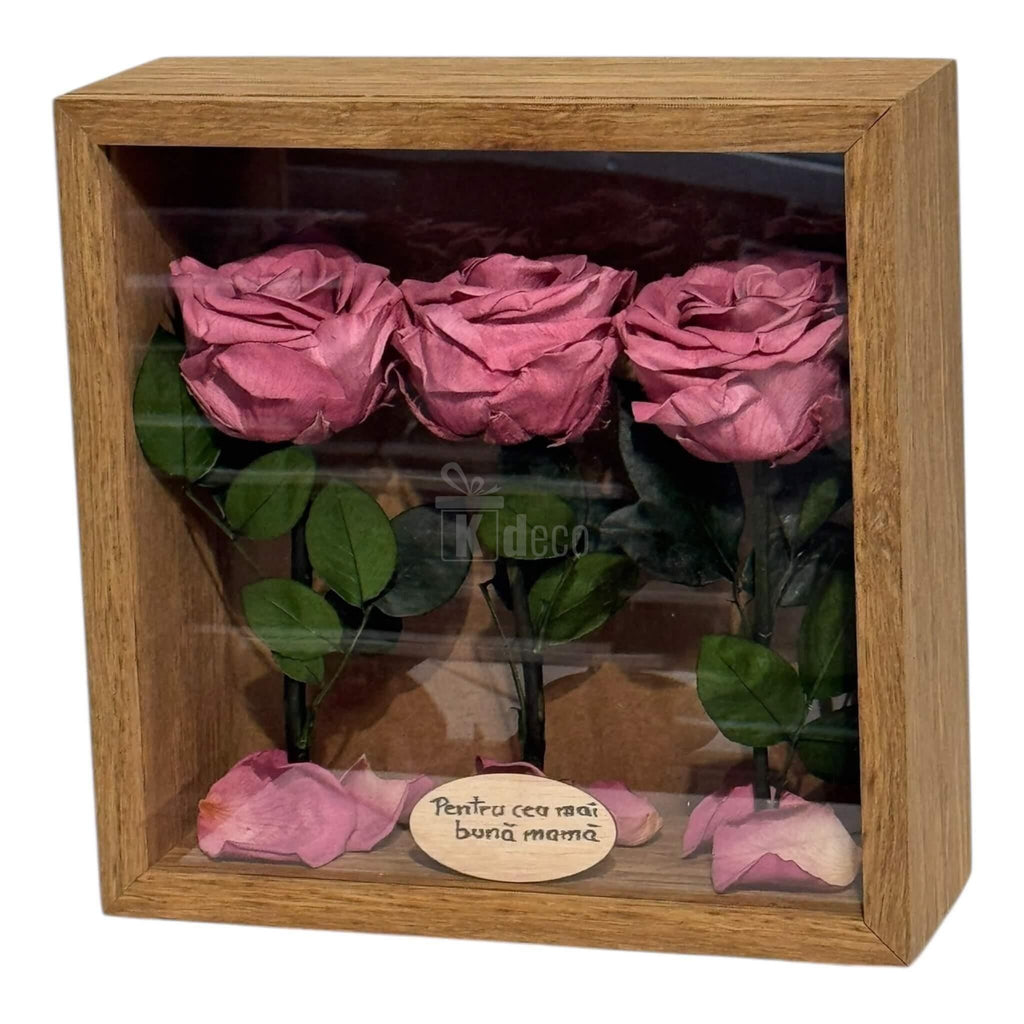 Cadou elegant cu trandafiri criogenați mov în ramă de lemn, Tablou 27x27cm – decor natural pentru living sau dormitor