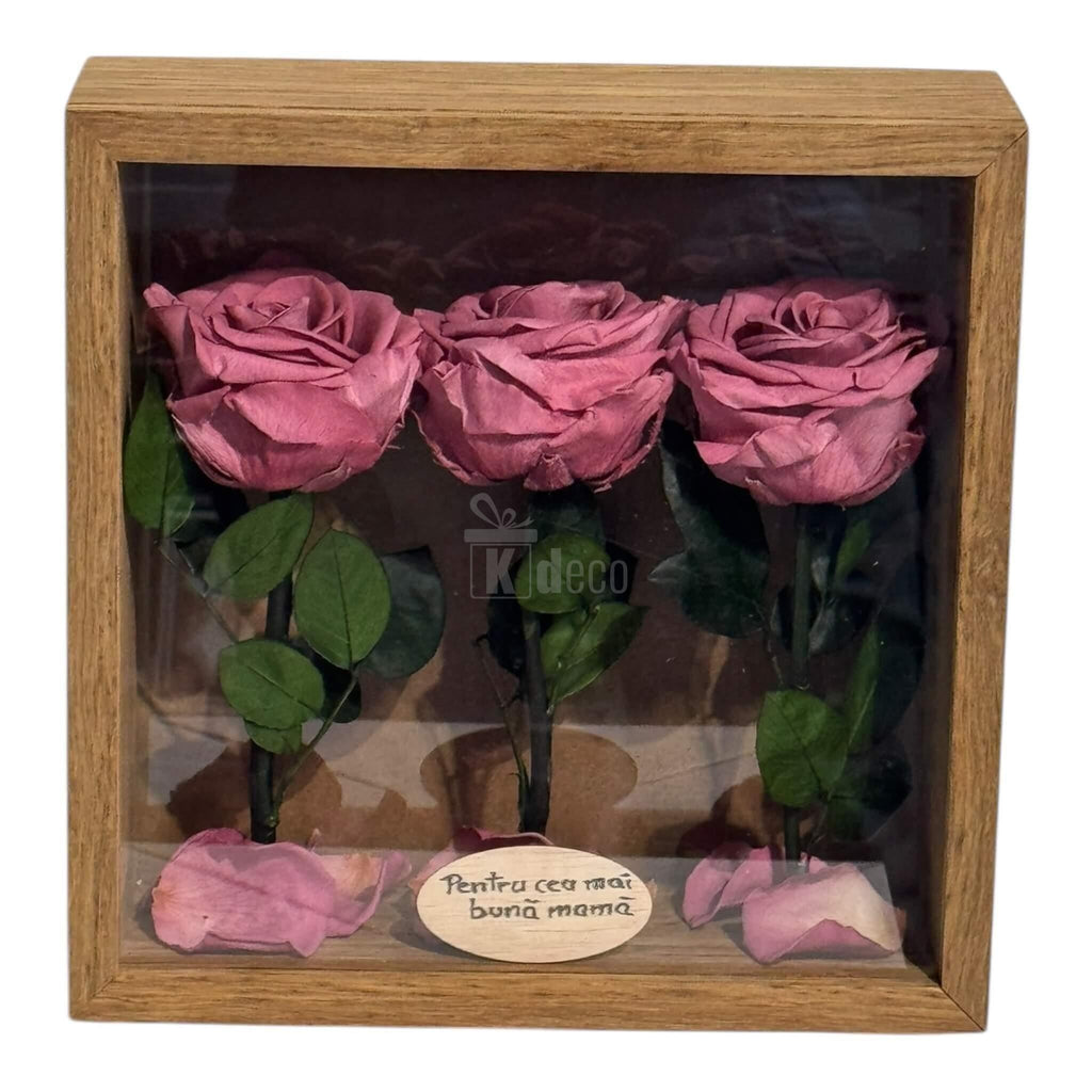 Tablou cu flori criogenate mov pudrat, 3 trandafiri în ramă de lemn, ideal pentru decor romantic și cadou de suflet