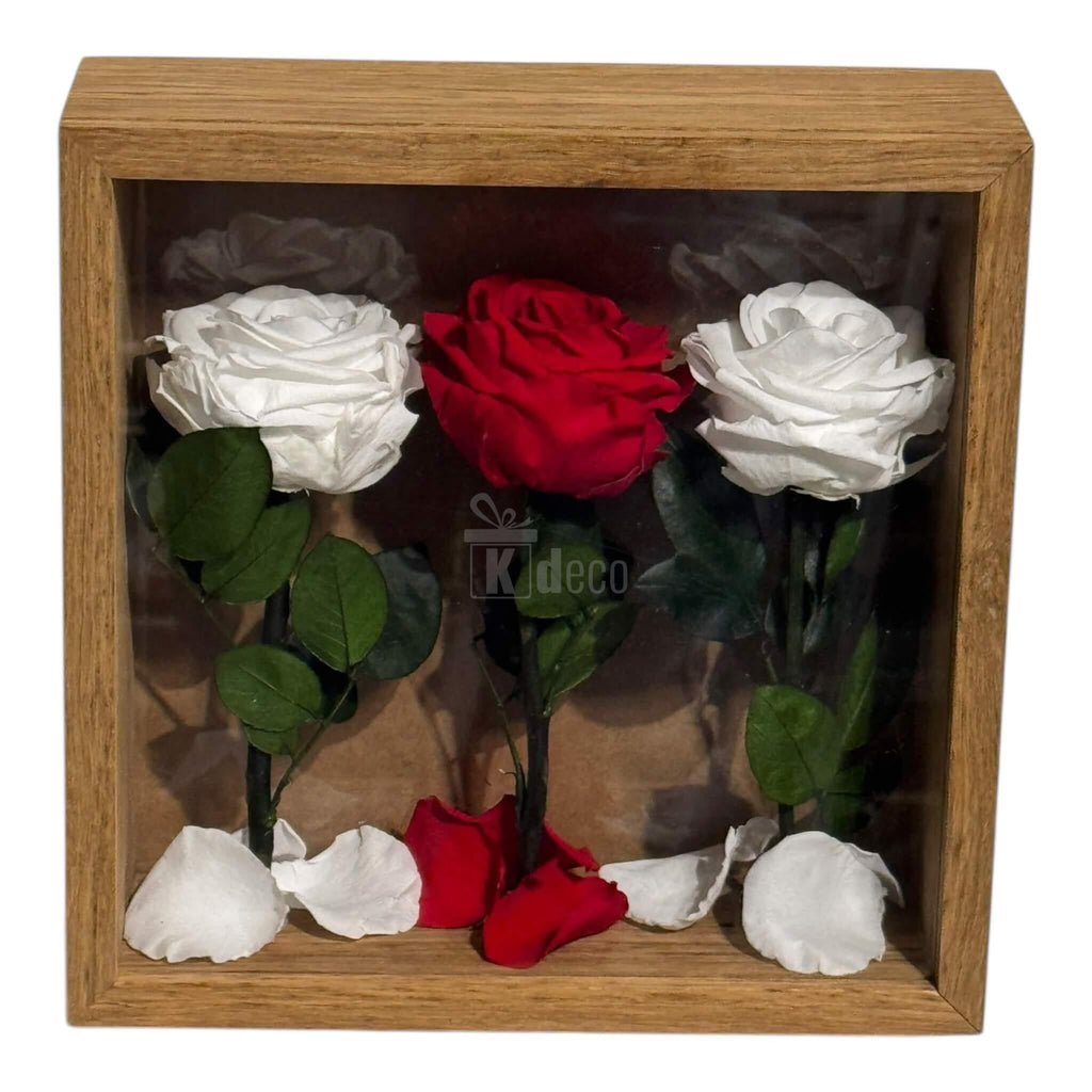 Tablou cu 3 Trandafiri Criogenați pe Pat de Petale – Eleganță și Rafinament, 27x27cm - Kdeco.ro