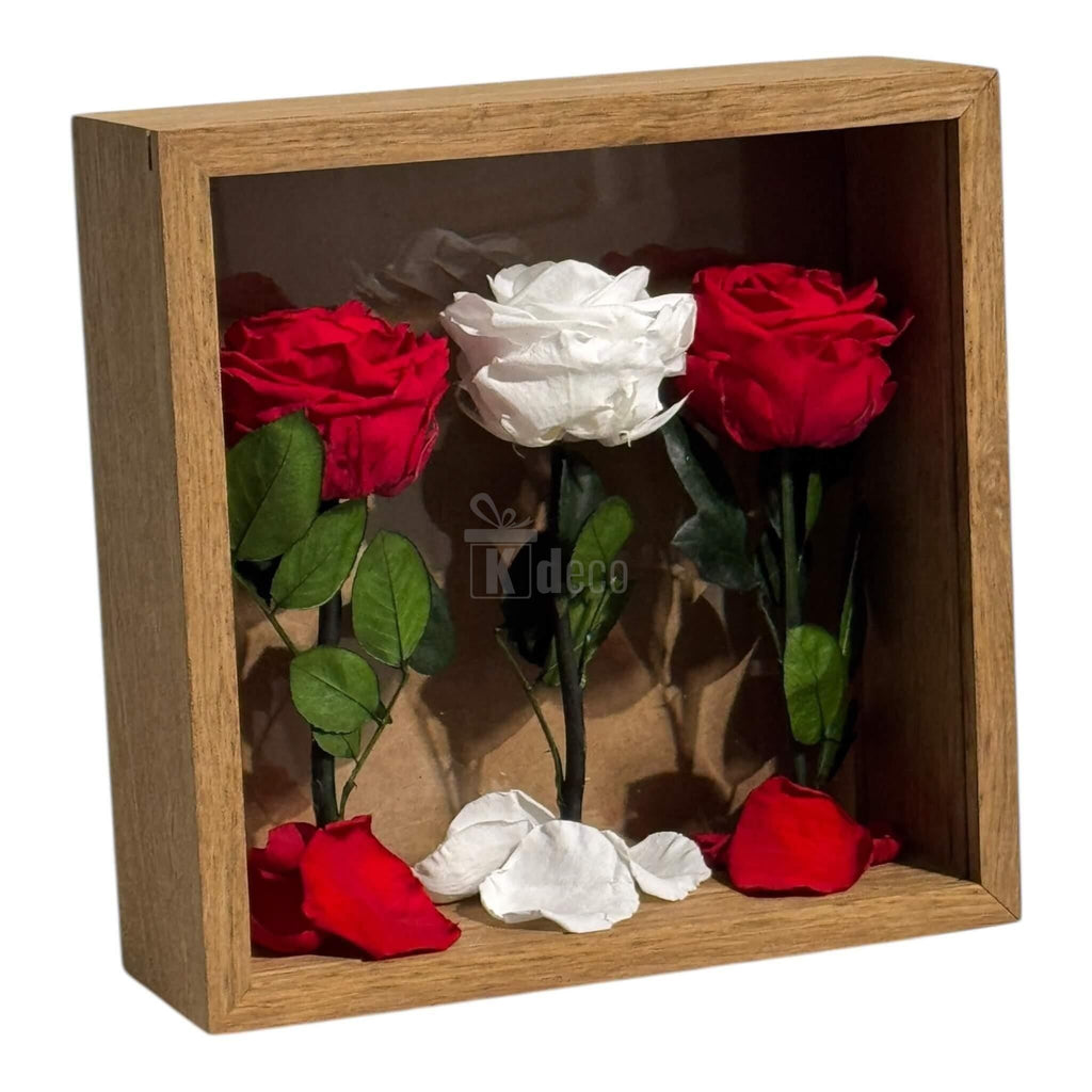 Tablou cu 3 Trandafiri Criogenați – Simbol al Iubirii și Purității, 27x27 cm - Kdeco.ro
