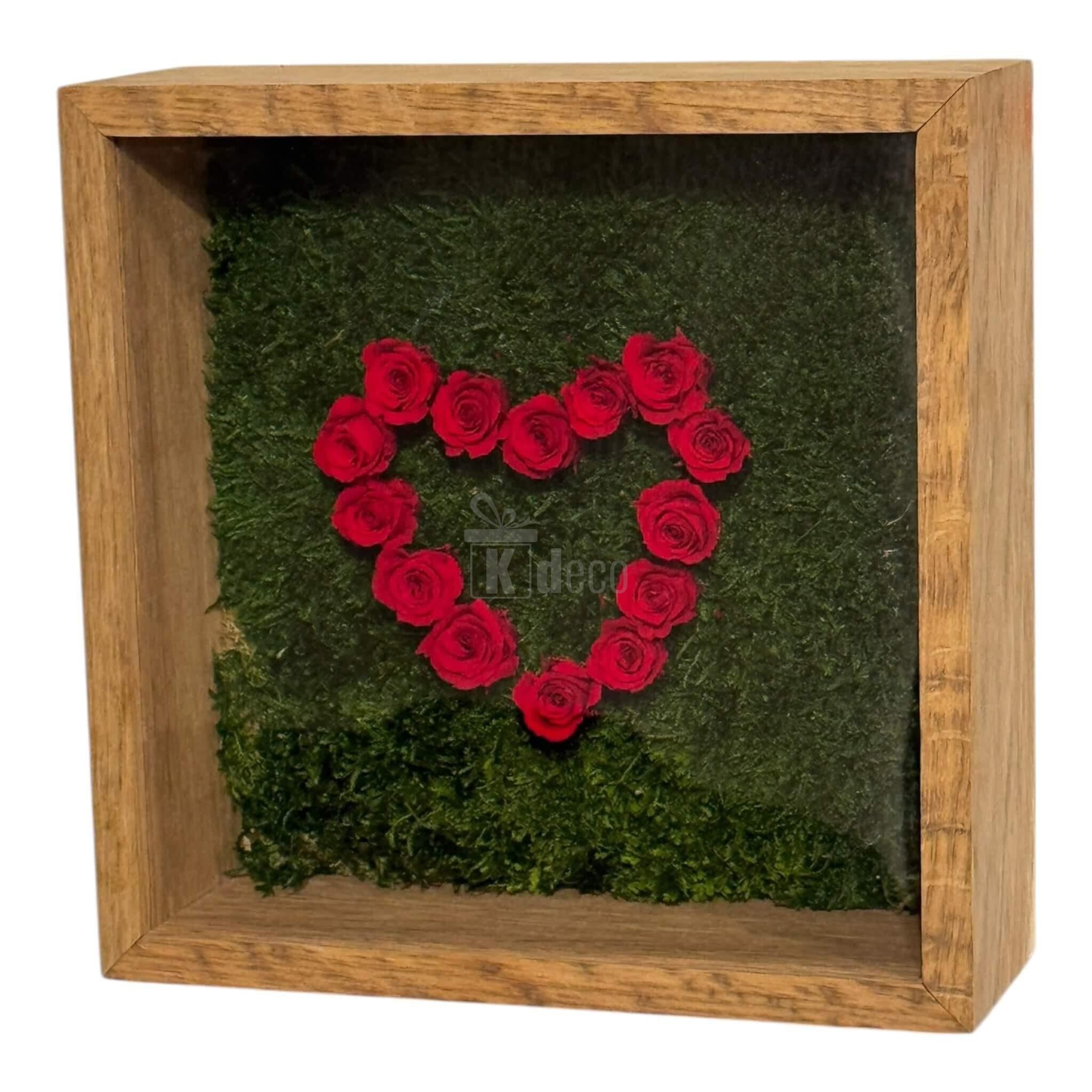 Tablou cu Inimă din Trandafiri Criogenați si muschi stabilizat – Simbol al Iubirii Nemuritoare, 27x27cm - Kdeco.ro