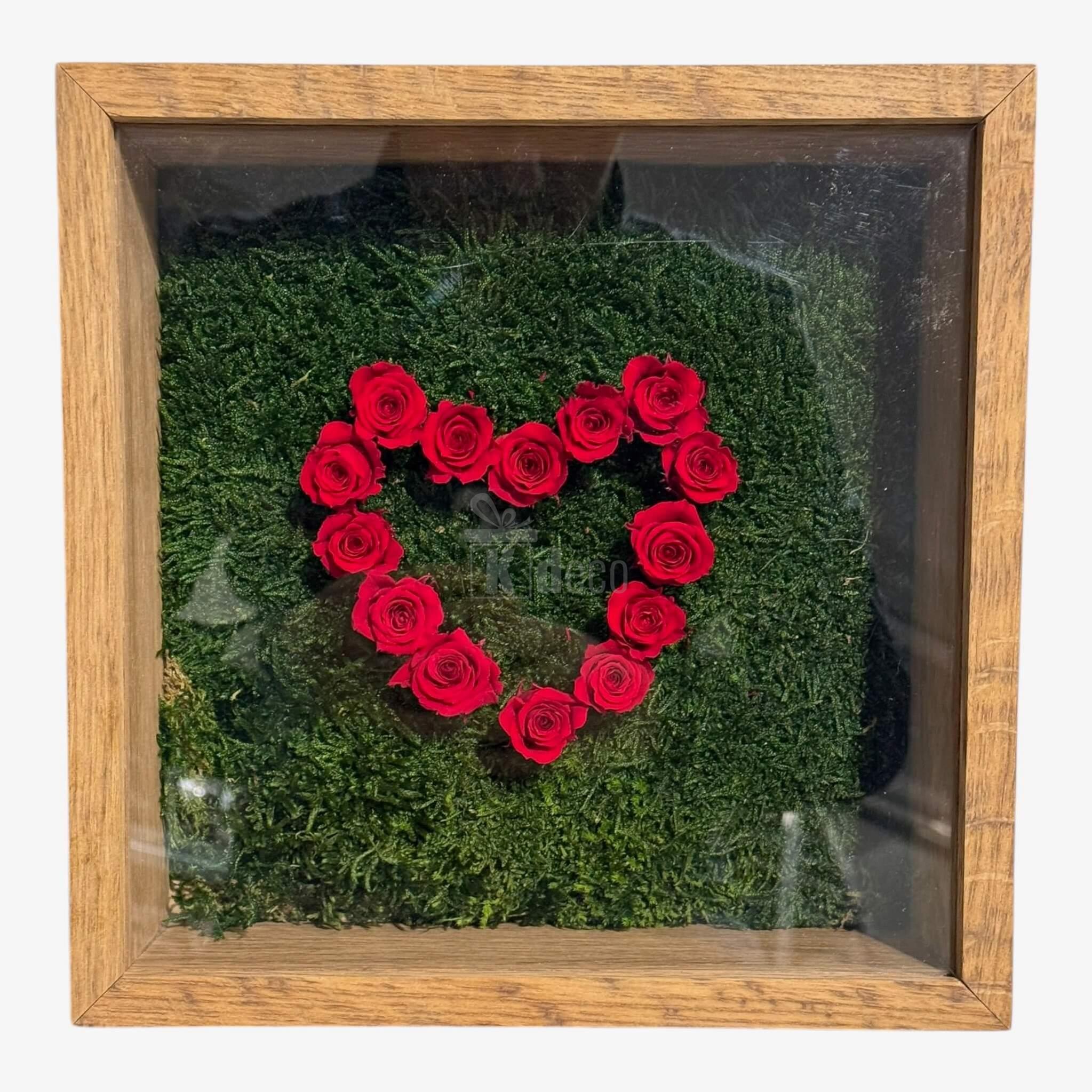 Tablou cu Inimă din Trandafiri Criogenați si muschi stabilizat – Simbol al Iubirii Nemuritoare, 27x27cm - Kdeco.ro