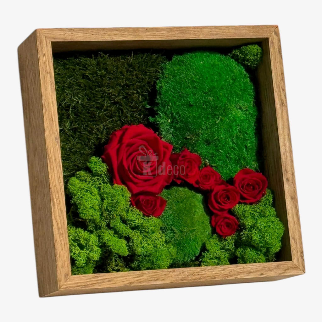 Tablou cu Mușchi, Licheni și Trandafiri Criogenați – Decor Natural și Elegant, 27x27cm - Kdeco.ro