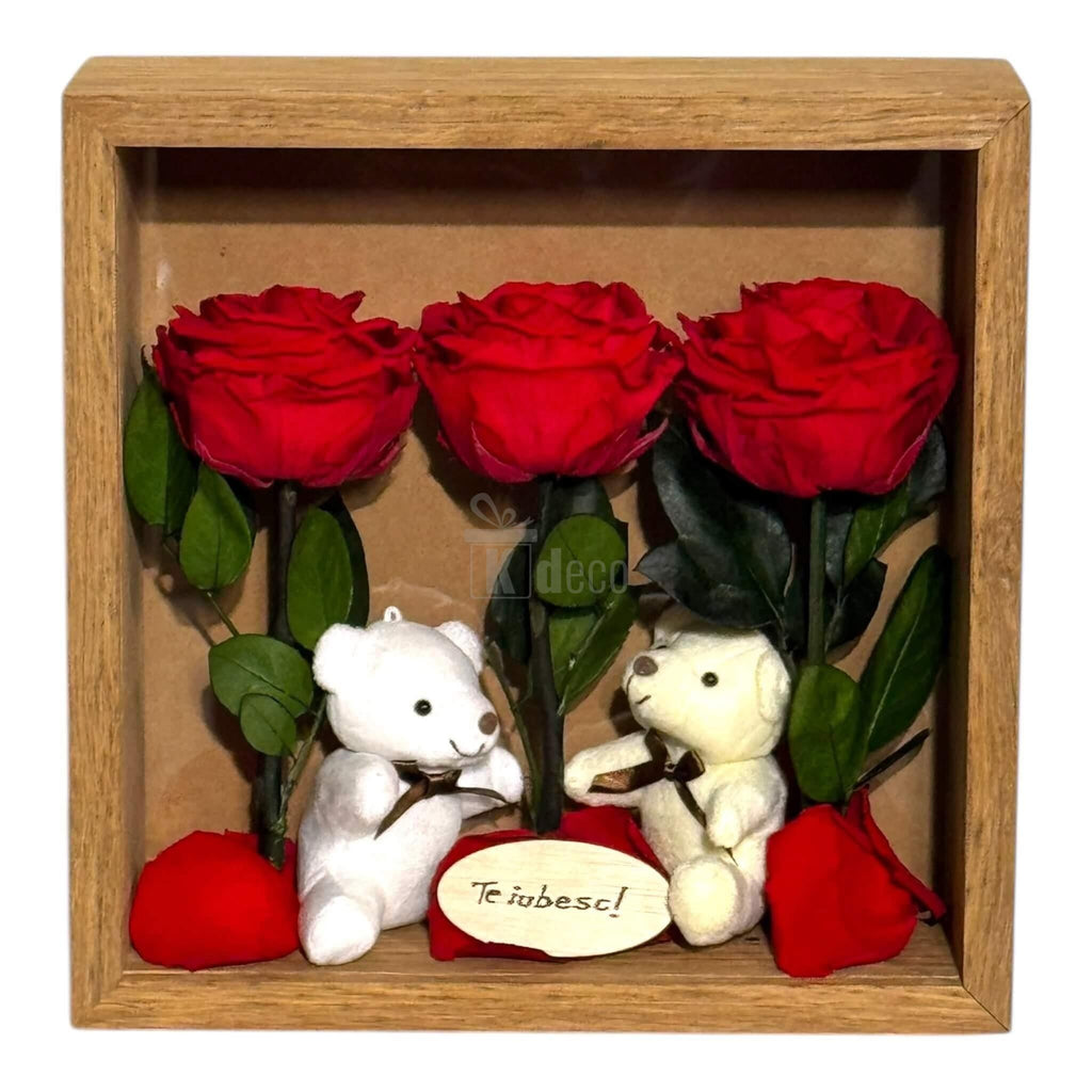 Tablou decorativ cu 3 trandafiri criogenați roșii și doi ursuleți de plus, mesaj 'Te iubesc', perfect pentru decor interior sau cadou romantic