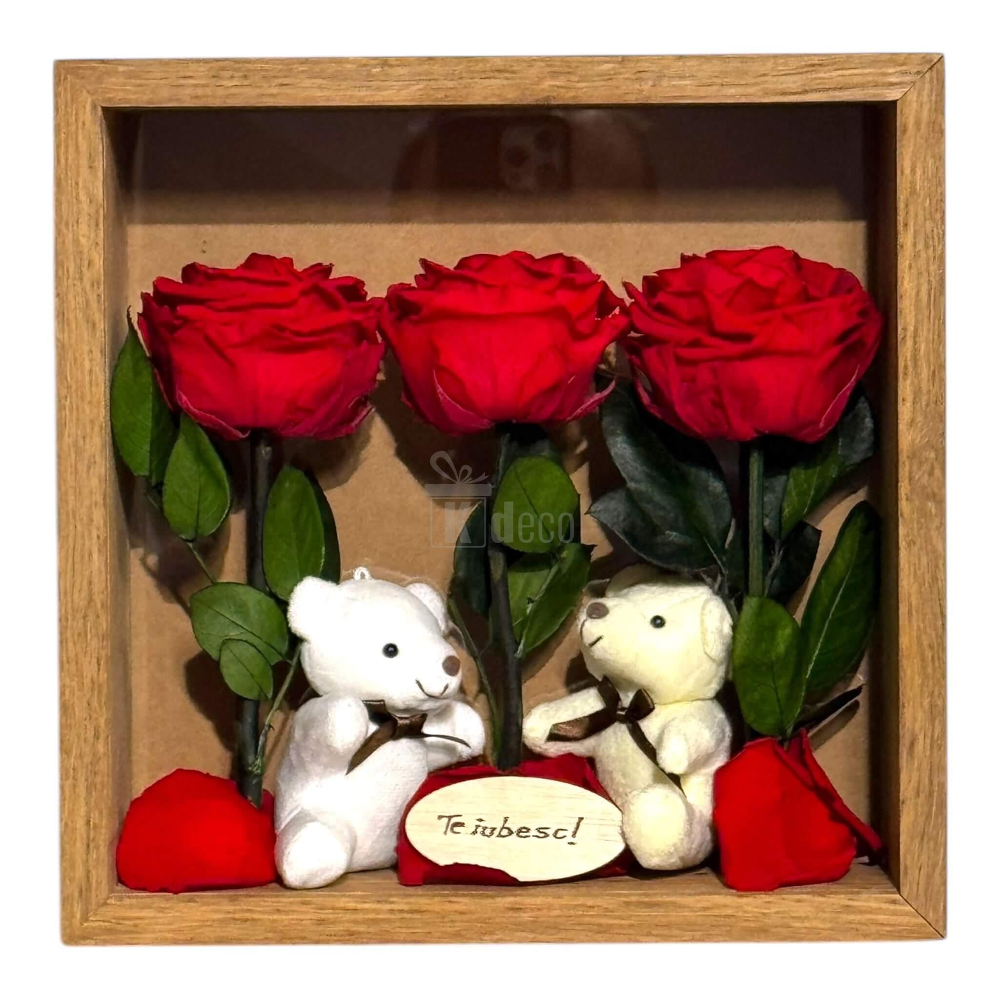 Tablou Elegant cu Trandafiri Criogenați Roșii și Ursuleți de Plus în ramă din lemn 27x27cm, decor romantic pentru casă sau cadou de dragoste