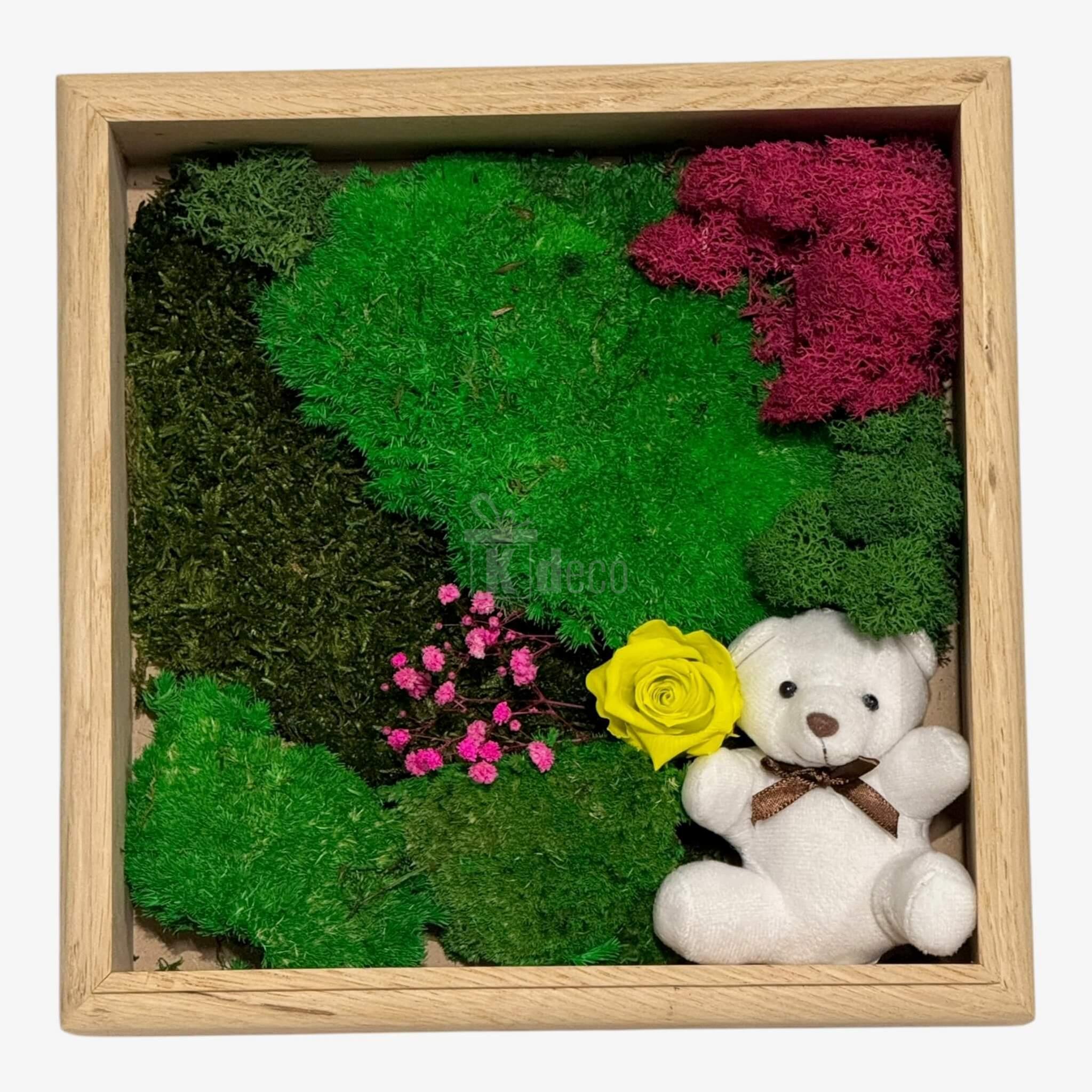 Tablou Natural cu Mușchi, Licheni, Trandafir Criogenat și Ursuleț 27x27cm, decor romantic pentru casă, ideal cadou de dragoste 💛