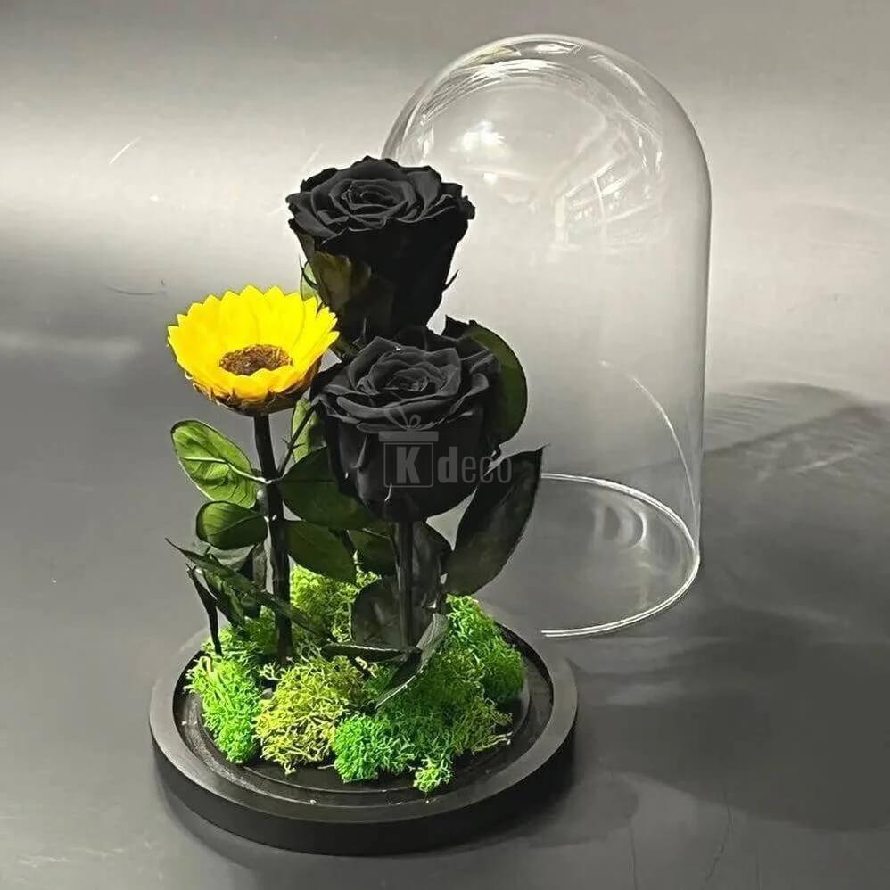 Trandafiri Criogenati Negri cu Floarea Soarelui Galbena în Cupola de Sticla - Kdeco.ro