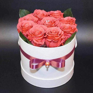 Cutie cu 9 Trandafiri Criogenati XL rosii Ø6,5cm, cadouri femei - Kdeco.ro